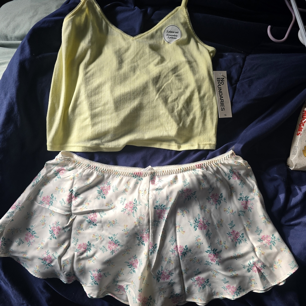 No Boundaries Yellow Ribbed Cami & Cream Floral Sleep Shorts Set